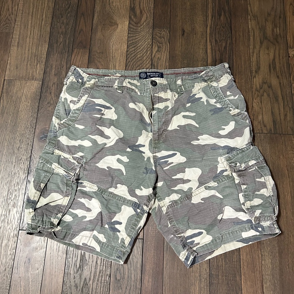 American Eagle Camo Cargo Shorts Men’s 36